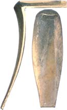 Early Wide Buttplate, sand cast nickel silver

Overall length 5-1/4", width 1-5/8", comb 2-1/4"
